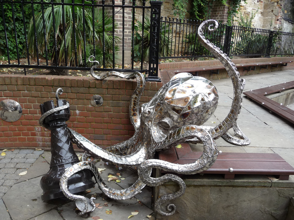 Chess-Public-Art_Modern-Chess-Scultures_Hasting